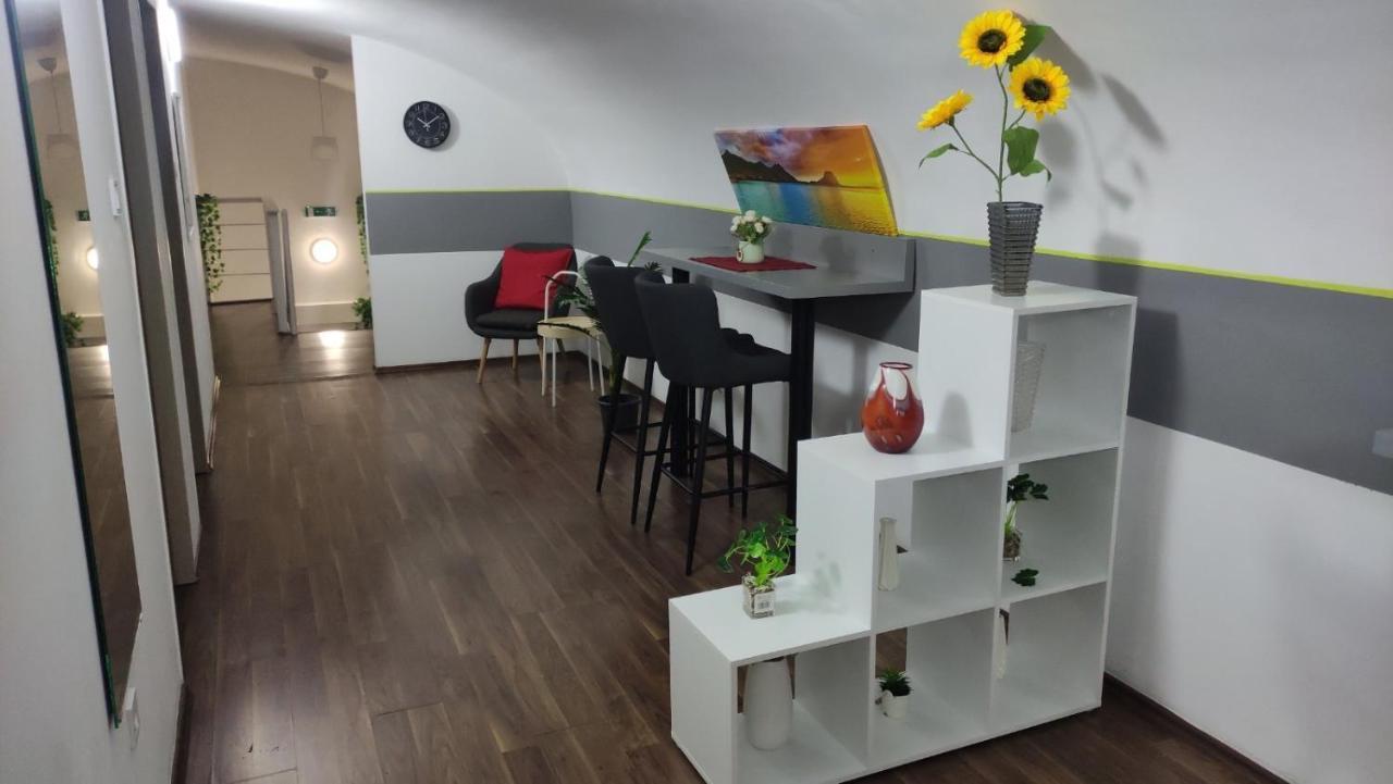 Apartament Eiffel-t45 Five Bedroom Budapesta